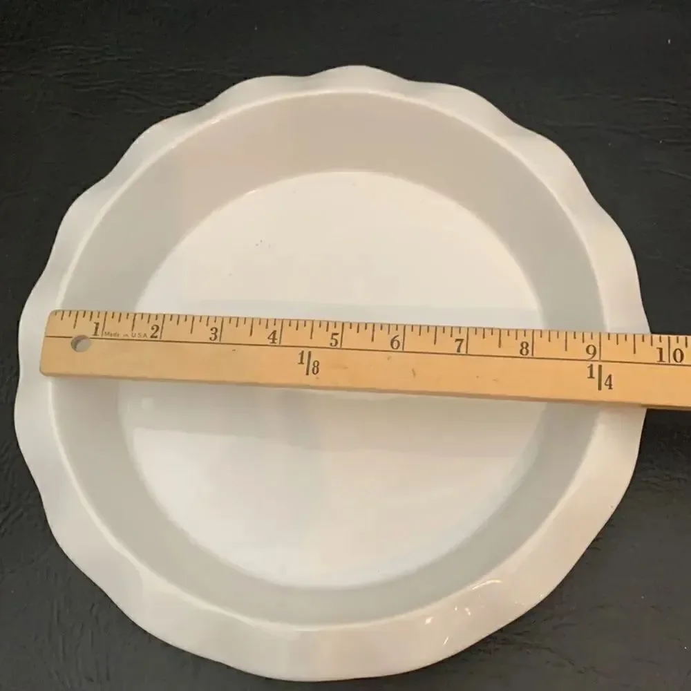 Ceramic Pie Baking Serving Dish Red White Fluted  9 Inch Valentines Christmas